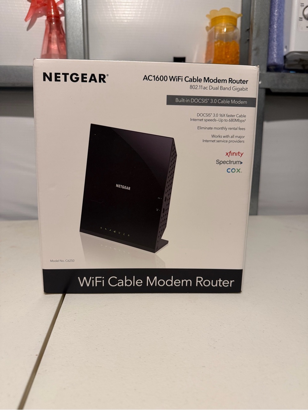 NETGEAR AC1600 Black and White WiFi Cable Modem Router